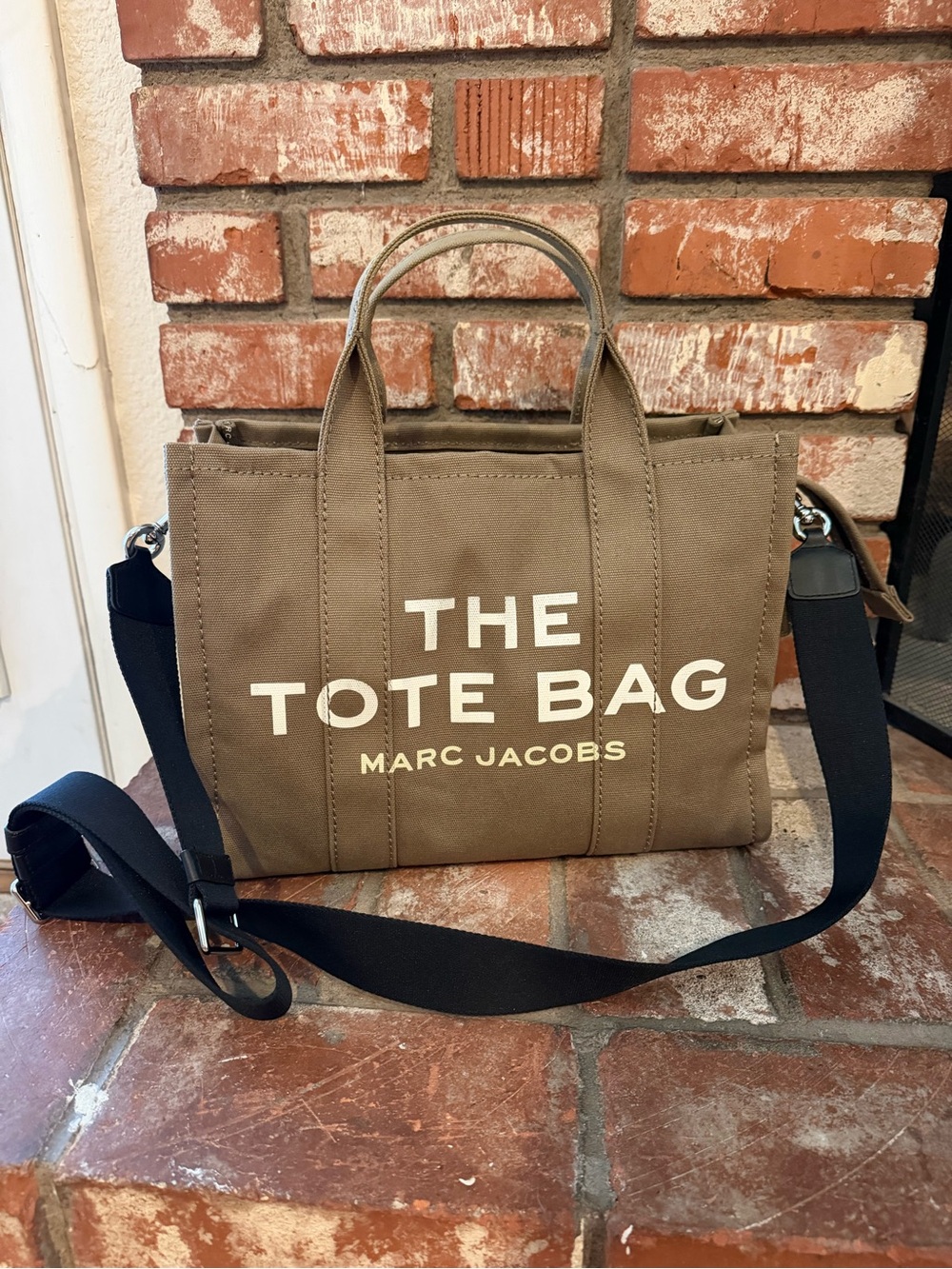 Marc Jacobs THE TOTE BAG in Olive w/ Organizer